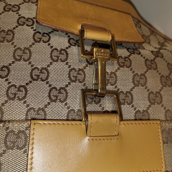 Handbag: EUC Authentic Gucci Sherry Line Crossbody 12x12x7 - Picture 4 of 5